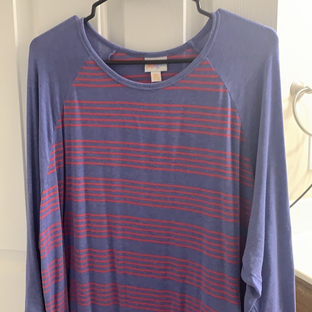 Lularoe Randy Tee ($BUNDLE AND SAVE$)